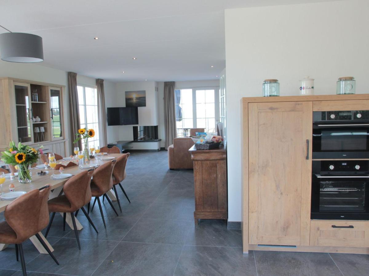 Beautiful And Spacious Villa With A Panoramic View Near The Beach Of Cadzand Exterior photo