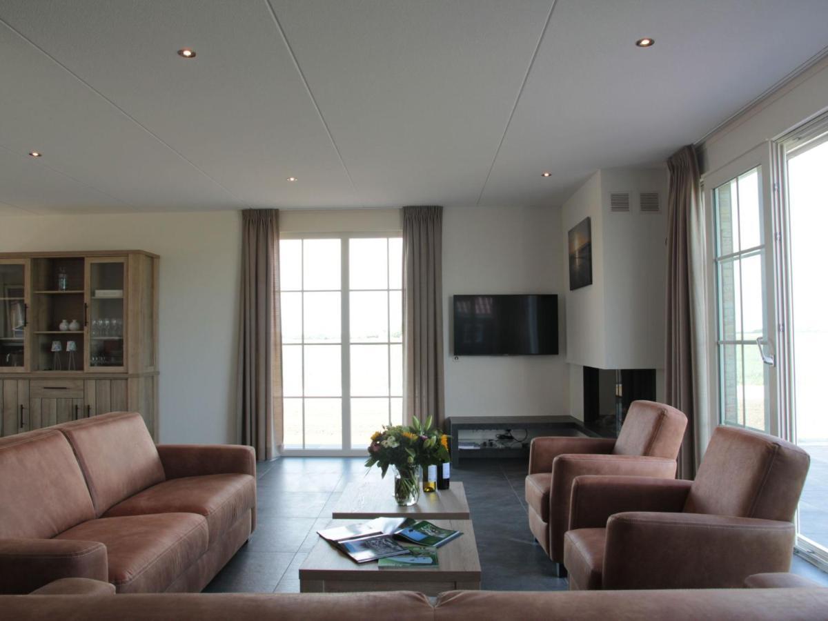 Beautiful And Spacious Villa With A Panoramic View Near The Beach Of Cadzand Exterior photo