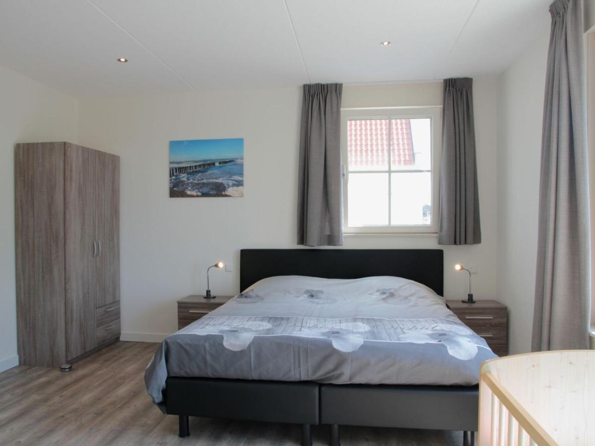 Beautiful And Spacious Villa With A Panoramic View Near The Beach Of Cadzand Exterior photo
